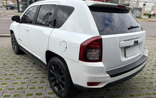 imagem-https://www.socarrao.com.br/sc-vehicle-images-prod/4430863/1792755962406-8548612_6_B_fc75a32a72.jpeg