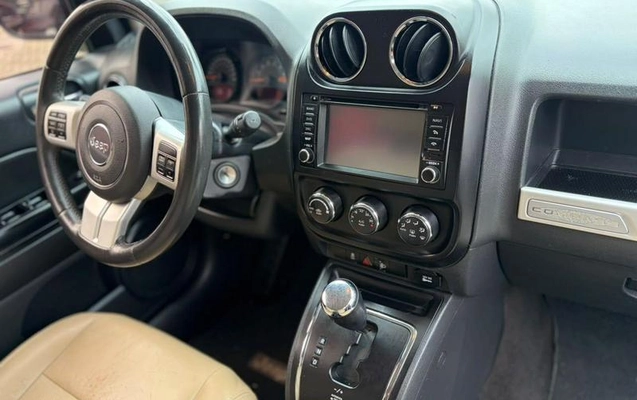 imagem-https://www.socarrao.com.br/sc-vehicle-images-prod/4430863/1792755962520-8548612_17_B_ebe65c98b9.jpeg