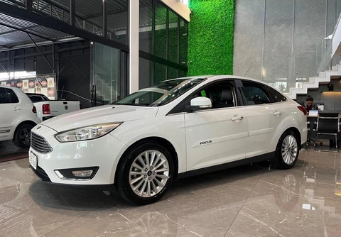 Ford Focus 2016 Branco — foto 1 de 3