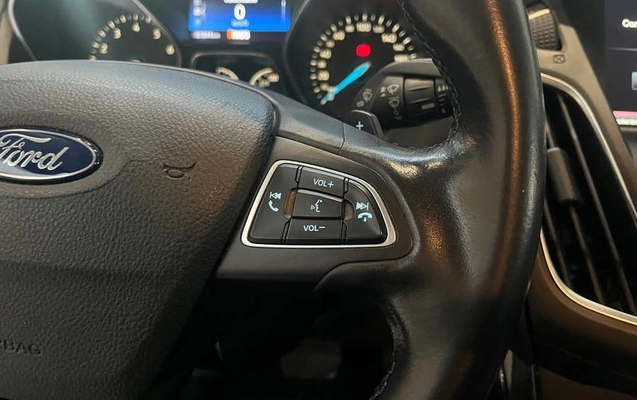 imagem-https://www.socarrao.com.br/sc-vehicle-images-prod/4430976/1792757618947-8563052_20_B_86977989e4.jpeg