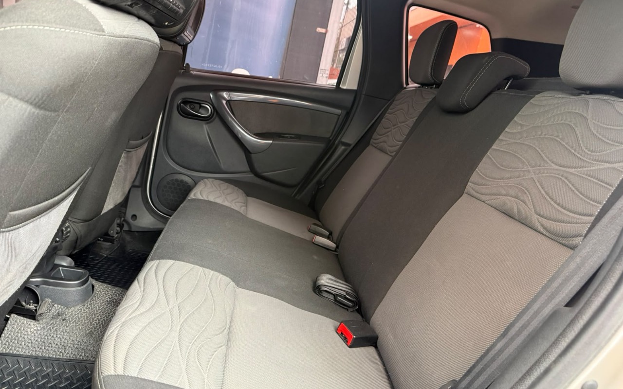 imagem-https://www.socarrao.com.br/sc-vehicle-images-prod/4431190/1792758408245-V2hhdHNBcHAgSW1hZ2UgMjAyNi0xMC0yMiBhdCAxMS4xMS4wOCAoMSkuanBlZw.jpeg