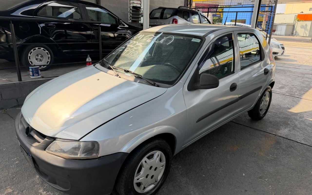 Chevrolet Celta 2005 Prata — foto 1 de 3