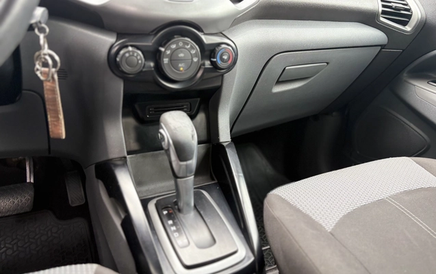 imagem-https://www.socarrao.com.br/sc-vehicle-images-prod/4431486/1792760457593-1_095653.jpg
