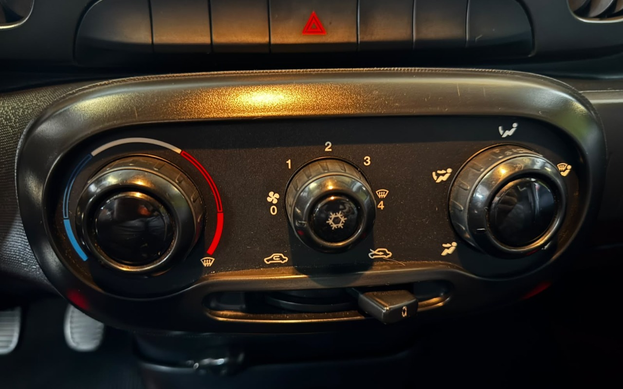 imagem-https://www.socarrao.com.br/sc-vehicle-images-prod/4431584/1792761304669-V2hhdHNBcHBfSW1hZ2VfMjAyNi0xMC0xNV9hdF8xNC4zNC4wM18oNilbMV0uanBlZw.jpeg