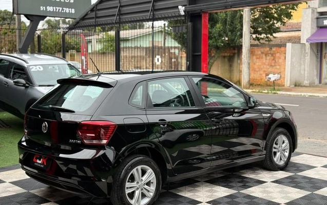 imagem-https://www.socarrao.com.br/sc-vehicle-images-prod/4431655/1792761746752-8599067_11_B_23a9a46a91.jpeg