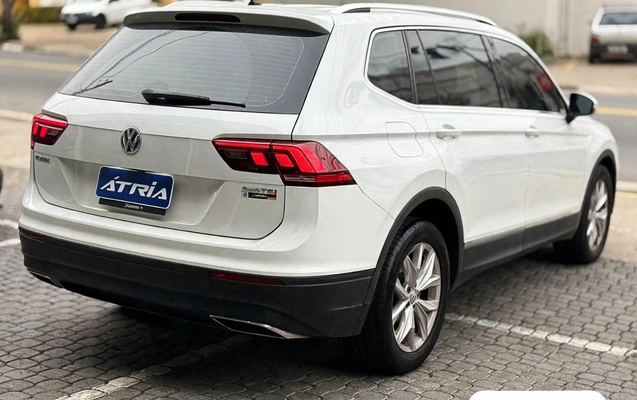 imagem-https://www.socarrao.com.br/sc-vehicle-images-prod/4431658/1792766646190-ae762fdb-cef1-4e72-8ef1-bc9af38c64b1.jpg
