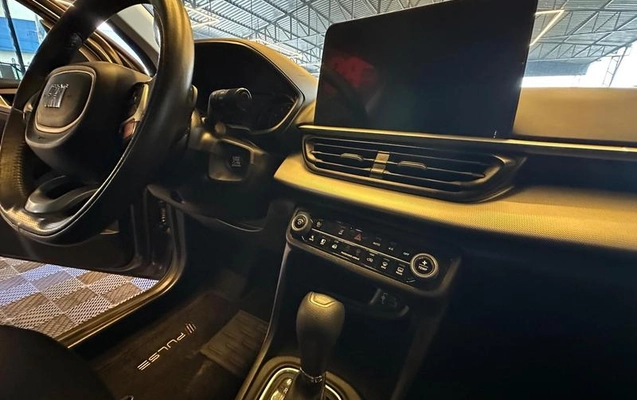 imagem-https://www.socarrao.com.br/sc-vehicle-images-prod/4431683/1792761938206-8573884_14_B_218510ec2d.jpeg