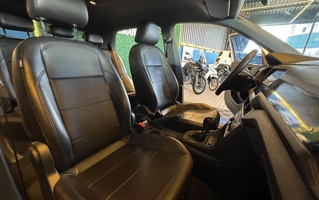 imagem-https://www.socarrao.com.br/sc-vehicle-images-prod/4431688/1792762016874-8589312_10_B_a7f513072c.jpeg
