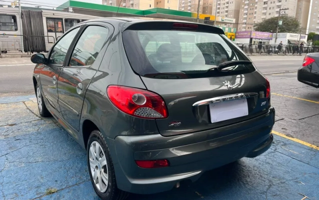 imagem-https://www.socarrao.com.br/sc-vehicle-images-prod/4431982/1792764017935-6ce0f4e5-40f8-492c-9156-de83141281bd.webp