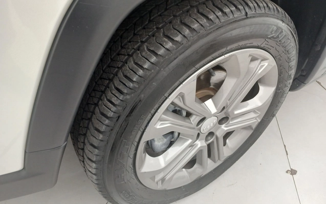 imagem-https://www.socarrao.com.br/sc-vehicle-images-prod/4432013/1792764224729-1_033644.jpg
