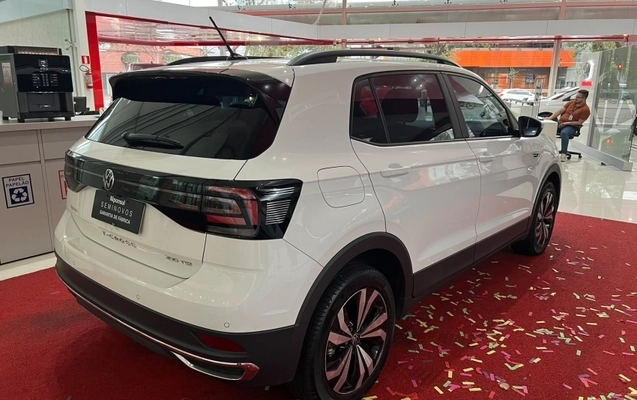 imagem-https://www.socarrao.com.br/sc-vehicle-images-prod/4432062/1792764617069-av8DXjaEleswj05SkjjvRFLTMwueTrLL.jpg