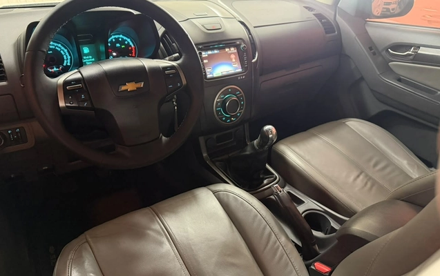 imagem-https://www.socarrao.com.br/sc-vehicle-images-prod/4432104/1792764920987-V2hhdHNBcHAgSW1hZ2UgMjAyNi0xMC0yMyBhdCAxMS4wMS40OSAoMSkuanBlZw.jpeg
