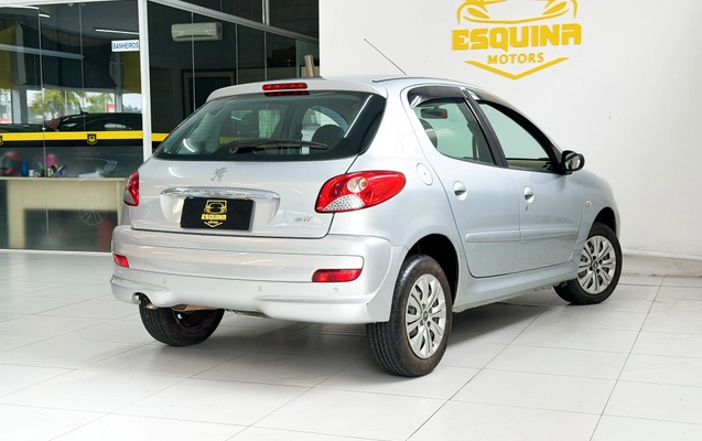 imagem-https://www.socarrao.com.br/sc-vehicle-images-prod/4432143/1792778043191-e48373cf9e4345d7a5a7f911960060b5_1792765324438.jpg