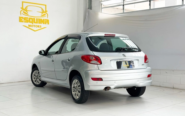 imagem-https://www.socarrao.com.br/sc-vehicle-images-prod/4432143/1792778043200-824e330e0dbf4b4c839f75c21db0c568_1792765329269.jpg