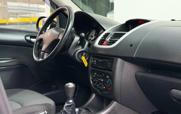 imagem-https://www.socarrao.com.br/sc-vehicle-images-prod/4432143/1792778043215-d77904ce55404134be0c91383fa62e18_1792765341573.jpg