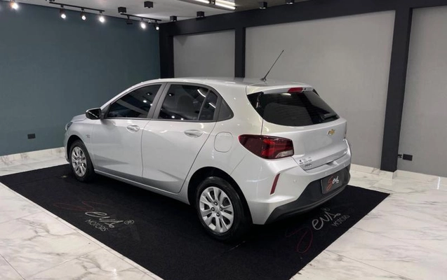 imagem-https://www.socarrao.com.br/sc-vehicle-images-prod/4432210/1792854033245-8599129_6_B_8b424d9e1a.jpeg