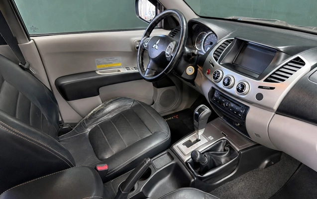 imagem-https://www.socarrao.com.br/sc-vehicle-images-prod/4432214/1792765767581-7e174b2a-df81-4965-ae8d-9075e0290e63.jpg