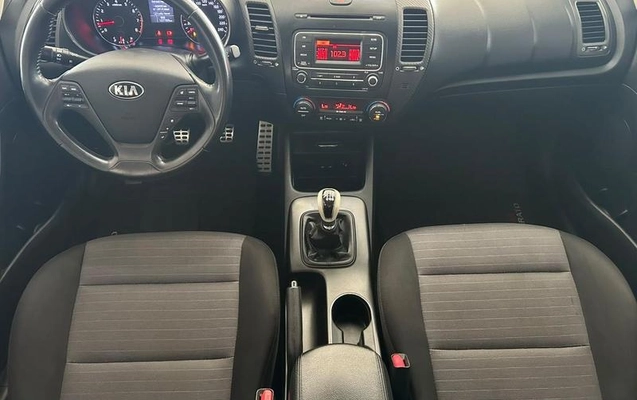 imagem-https://www.socarrao.com.br/sc-vehicle-images-prod/4432244/1792766152265-8597488_13_B_7d3bc309e7.jpeg