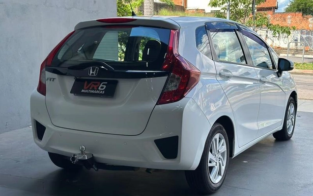 imagem-https://www.socarrao.com.br/sc-vehicle-images-prod/4432248/1792766230724-8581392_7_B_5841475ee7.jpeg
