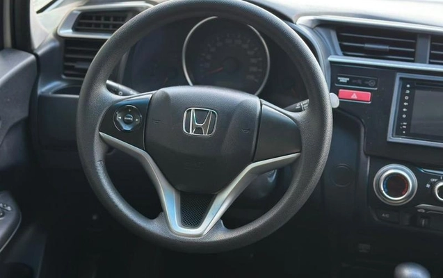 imagem-https://www.socarrao.com.br/sc-vehicle-images-prod/4432248/1792766230734-8581392_6_B_b95c5ccb93.jpeg
