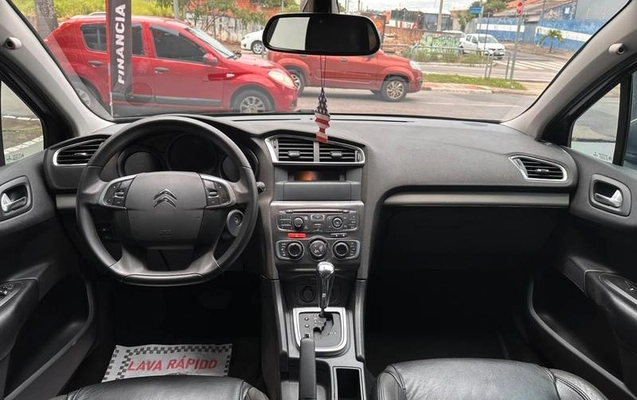 imagem-https://www.socarrao.com.br/sc-vehicle-images-prod/4432306/1792766493137-8584672_5_B_29235f8719.jpeg