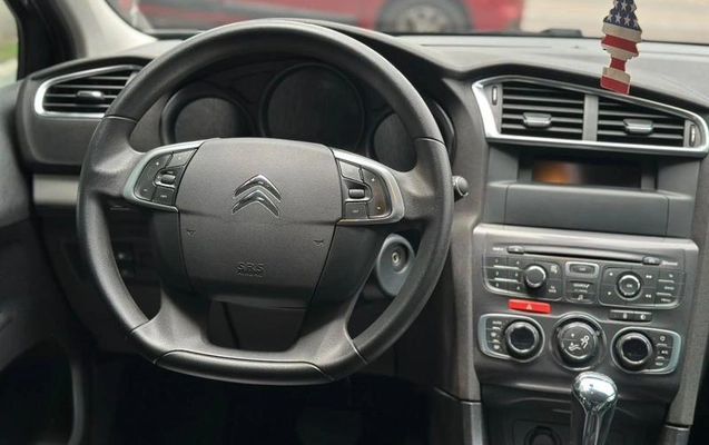 imagem-https://www.socarrao.com.br/sc-vehicle-images-prod/4432306/1792766493141-8584672_12_B_c4f691a03d.jpeg