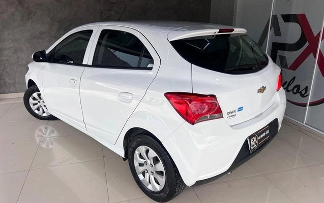 imagem-https://www.socarrao.com.br/sc-vehicle-images-prod/4432360/1792766828506-8538836_9_B_4ccfd24a59.jpeg