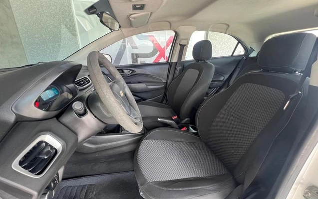 imagem-https://www.socarrao.com.br/sc-vehicle-images-prod/4432360/1792766828508-8538836_10_B_a2142964b1.jpeg