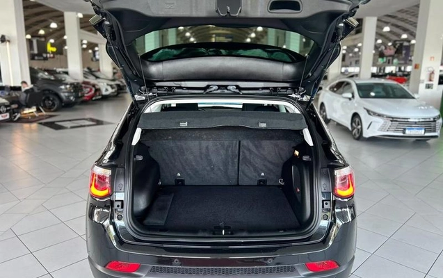 imagem-https://www.socarrao.com.br/sc-vehicle-images-prod/4432464/1792767622269-8588133_10_B_0c67cf63ca.jpeg