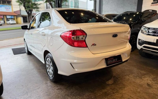 imagem-https://www.socarrao.com.br/sc-vehicle-images-prod/4432483/1792767888601-8560982_10_B_71355c9ebf.jpeg