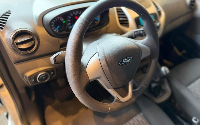 imagem-https://www.socarrao.com.br/sc-vehicle-images-prod/4432483/1792767888616-8560982_0_B_53072219ac.jpeg