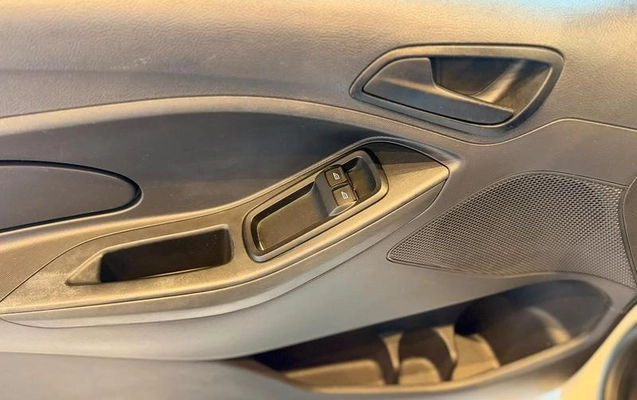 imagem-https://www.socarrao.com.br/sc-vehicle-images-prod/4432483/1792767888618-8560982_11_B_ab9d32b4f9.jpeg