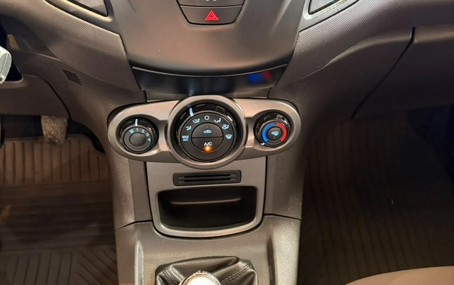 imagem-https://www.socarrao.com.br/sc-vehicle-images-prod/4432573/1792768508641-1fbd3432-802f-46d4-97a5-2c3f904284c2.jpg