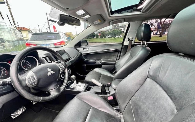 imagem-https://www.socarrao.com.br/sc-vehicle-images-prod/4432727/1792769989108-8600115_18_B_a208432acd.jpeg