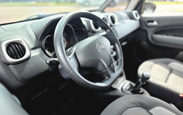 imagem-https://www.socarrao.com.br/sc-vehicle-images-prod/4432733/1792770070955-MjAyNjEwMjNfMDkzMDQzLmpwZw.jpg