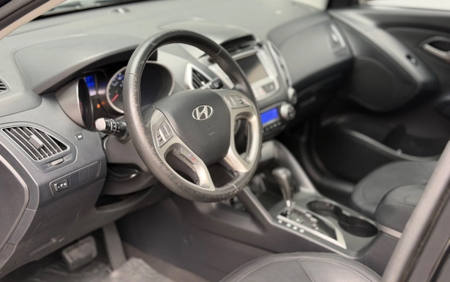 imagem-https://www.socarrao.com.br/sc-vehicle-images-prod/4432880/1792771392774-4cba32b3-75b4-4251-a17c-249480c643b5.jpg