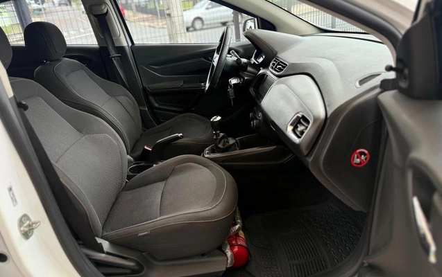 imagem-https://www.socarrao.com.br/sc-vehicle-images-prod/4433000/1792772747550-8600255_11_B_b49175ad84.jpeg