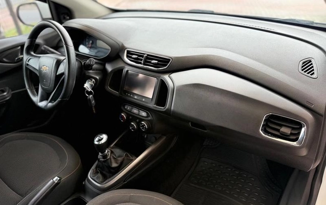 imagem-https://www.socarrao.com.br/sc-vehicle-images-prod/4433000/1792772747555-8600255_13_B_5a46805edd.jpeg