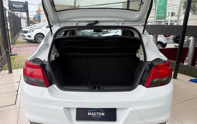 imagem-https://www.socarrao.com.br/sc-vehicle-images-prod/4433000/1792772747557-8600255_18_B_9f22a8f7ea.jpeg