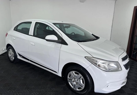 Chevrolet Onix 2015 Branco — foto 1 de 3