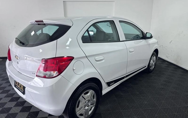 imagem-https://www.socarrao.com.br/sc-vehicle-images-prod/4433009/1792773401192-8411917_42_B_04c4ec6f2d.jpeg