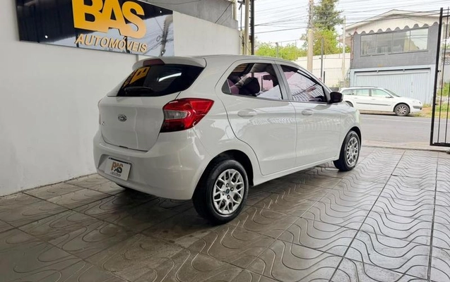 imagem-https://www.socarrao.com.br/sc-vehicle-images-prod/4433042/1792773665371-8596378_0_B_b04ff7e09b.jpeg