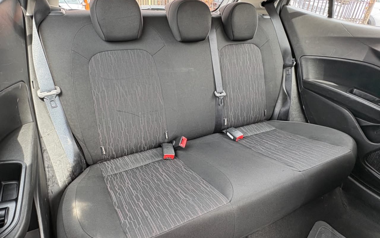 imagem-https://www.socarrao.com.br/sc-vehicle-images-prod/4433094/1792773213580-V2hhdHNBcHAgSW1hZ2UgMjAyNi0xMC0yMyBhdCAxMS40MS41MSAoMikuanBlZw.jpeg