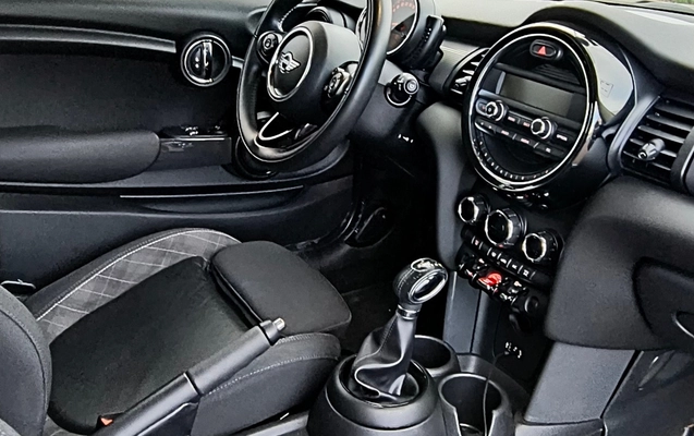 imagem-https://www.socarrao.com.br/sc-vehicle-images-prod/4433099/1792773374808-TUlOSSBDVVBFUiAyMDE3IDUuanBn.jpg