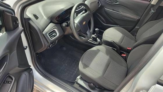 imagem-https://www.socarrao.com.br/sc-vehicle-images-prod/4433164/1792773716702-chevrolet-onix-1.0-mpfi-lt-8v-flex-4p-manual-wmimagem11045924583.jpg