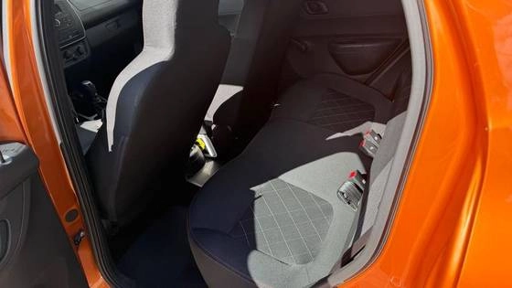 imagem-https://www.socarrao.com.br/sc-vehicle-images-prod/4433165/1792773717079-renault-kwid-1.0-12v-sce-flex-zen-manual-wmimagem16250342281.jpg