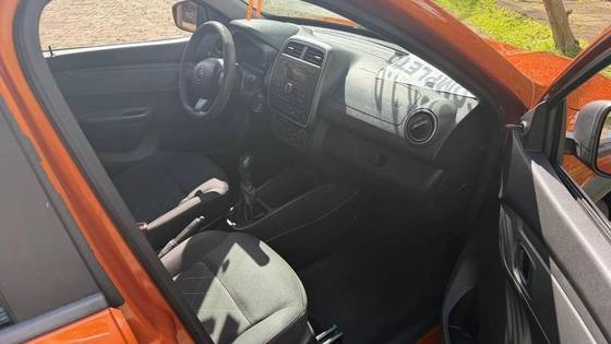 imagem-https://www.socarrao.com.br/sc-vehicle-images-prod/4433165/1792773717082-renault-kwid-1.0-12v-sce-flex-zen-manual-wmimagem1625041578.jpg