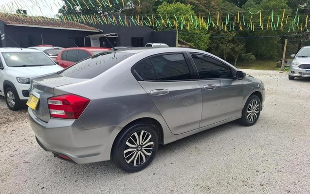 imagem-https://www.socarrao.com.br/sc-vehicle-images-prod/4433199/1792774137790-8600367_7_B_7647ce83cf.jpeg