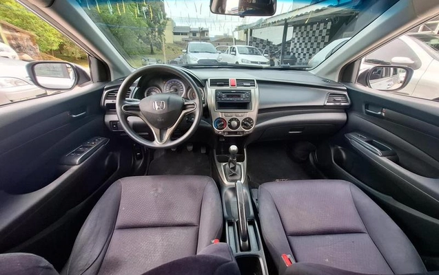 imagem-https://www.socarrao.com.br/sc-vehicle-images-prod/4433199/1792774137798-8600367_12_B_3c46cf0de4.jpeg