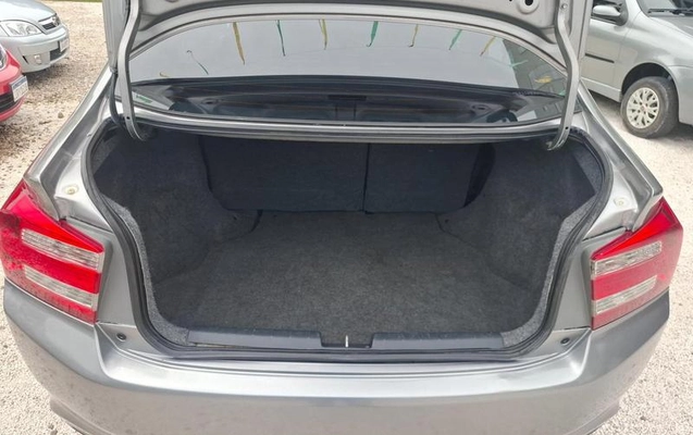 imagem-https://www.socarrao.com.br/sc-vehicle-images-prod/4433199/1792774137802-8600367_15_B_720d8e5b83.jpeg